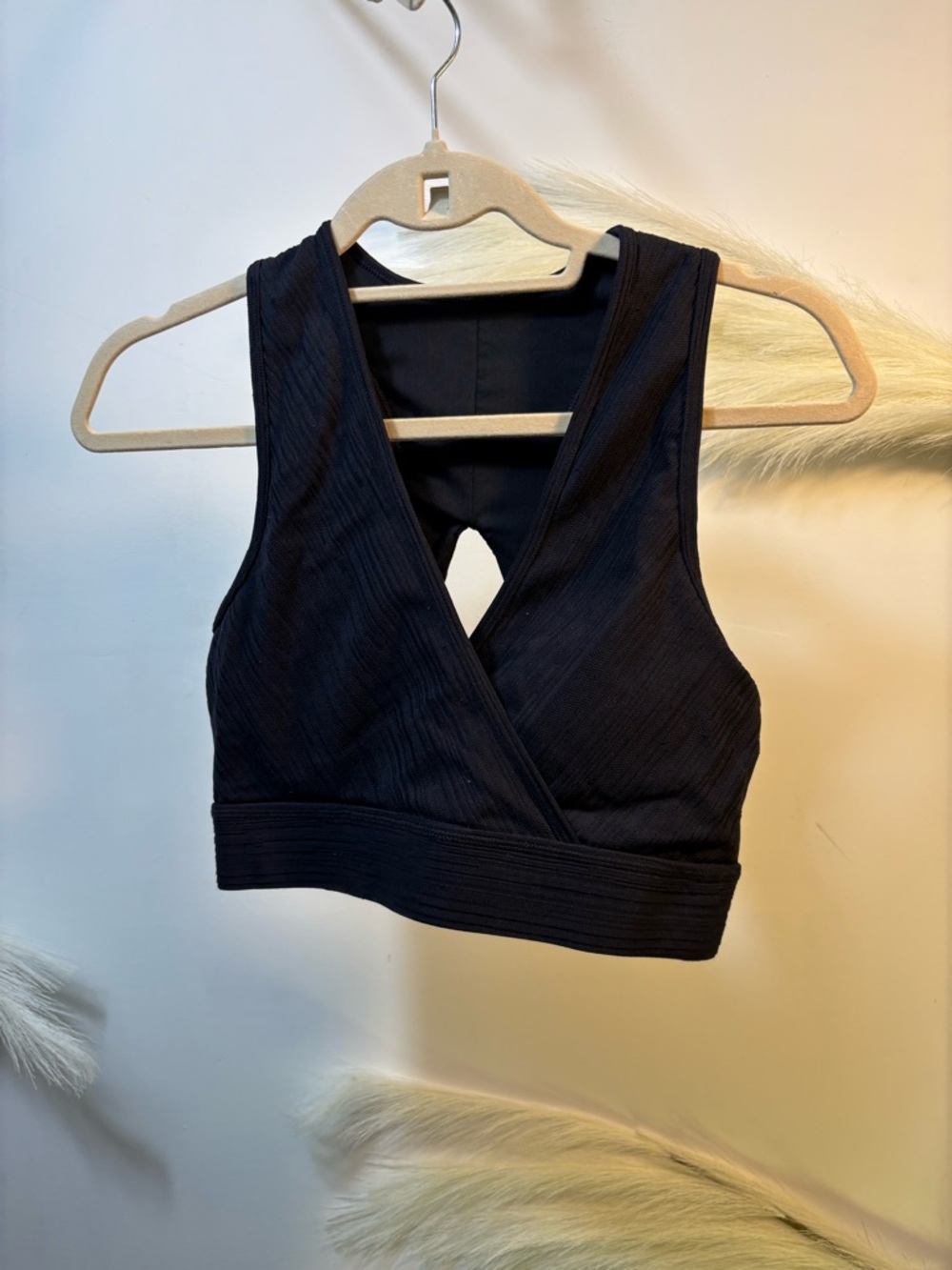 (#161) Black Ribbed V-Neck Sports Bra Crop Top